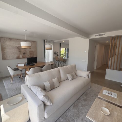 Exklusive Neubauvilla mit privatem Pool und Dachterrasse in Puig de Ros