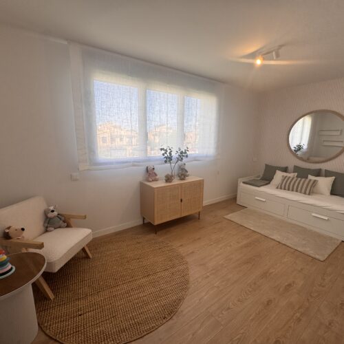 Exklusive Neubauvilla mit privatem Pool und Dachterrasse in Puig de Ros